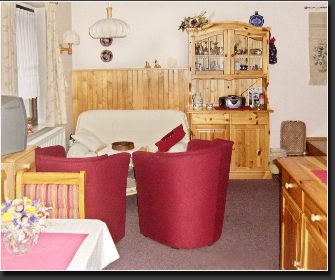 Fewo kirsche seiffen wohnzimmer